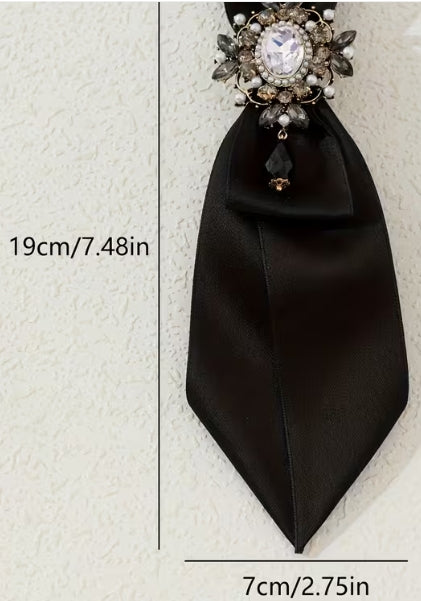Vintage Style Bowknot Design with Brooch