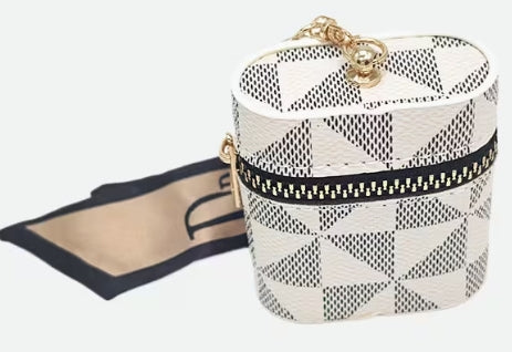 Key Change Storage Case with Scarf