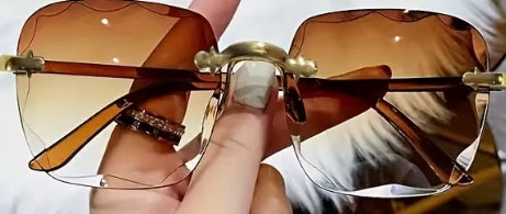 Frameless Square glasses with Gold Accents