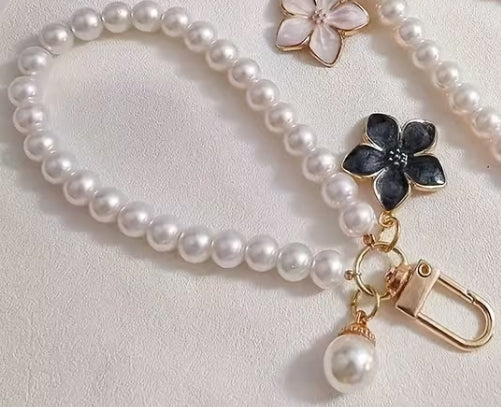 White Pearl Pendant Set